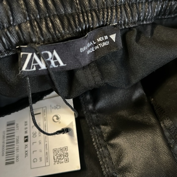Zara Black Waxed Effect Shorts - Size Large - NWT - Picture 10 of 11